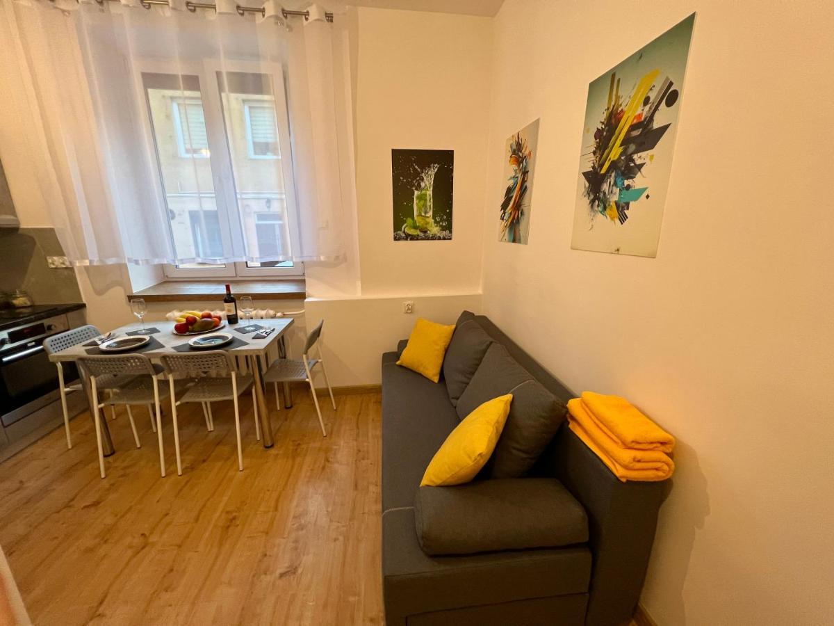 Apartamenty Koktajlove Kielce Exteriör bild