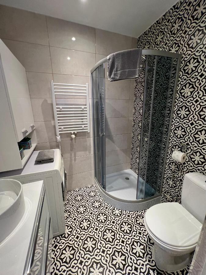 Apartamenty Koktajlove Kielce Rum bild