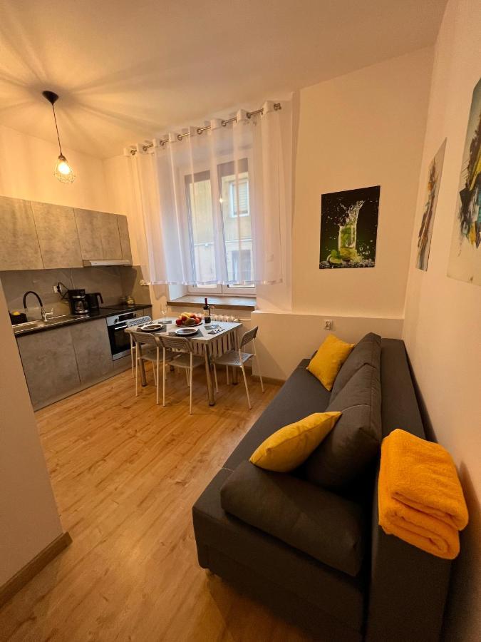 Apartamenty Koktajlove Kielce Exteriör bild